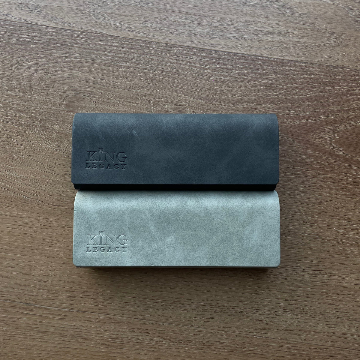 2. Estuche Premium