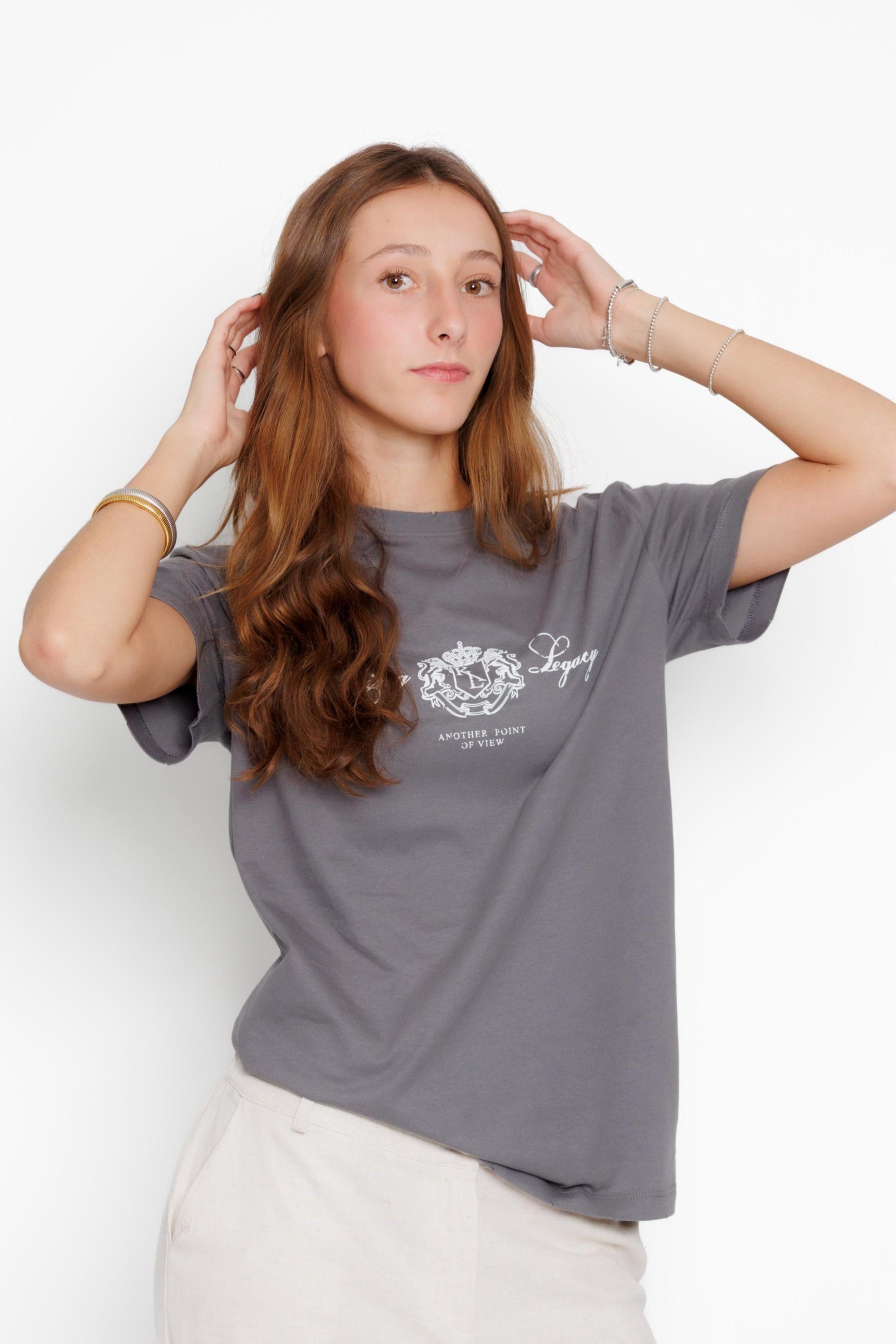 PLAYERA GRIS CRESTED