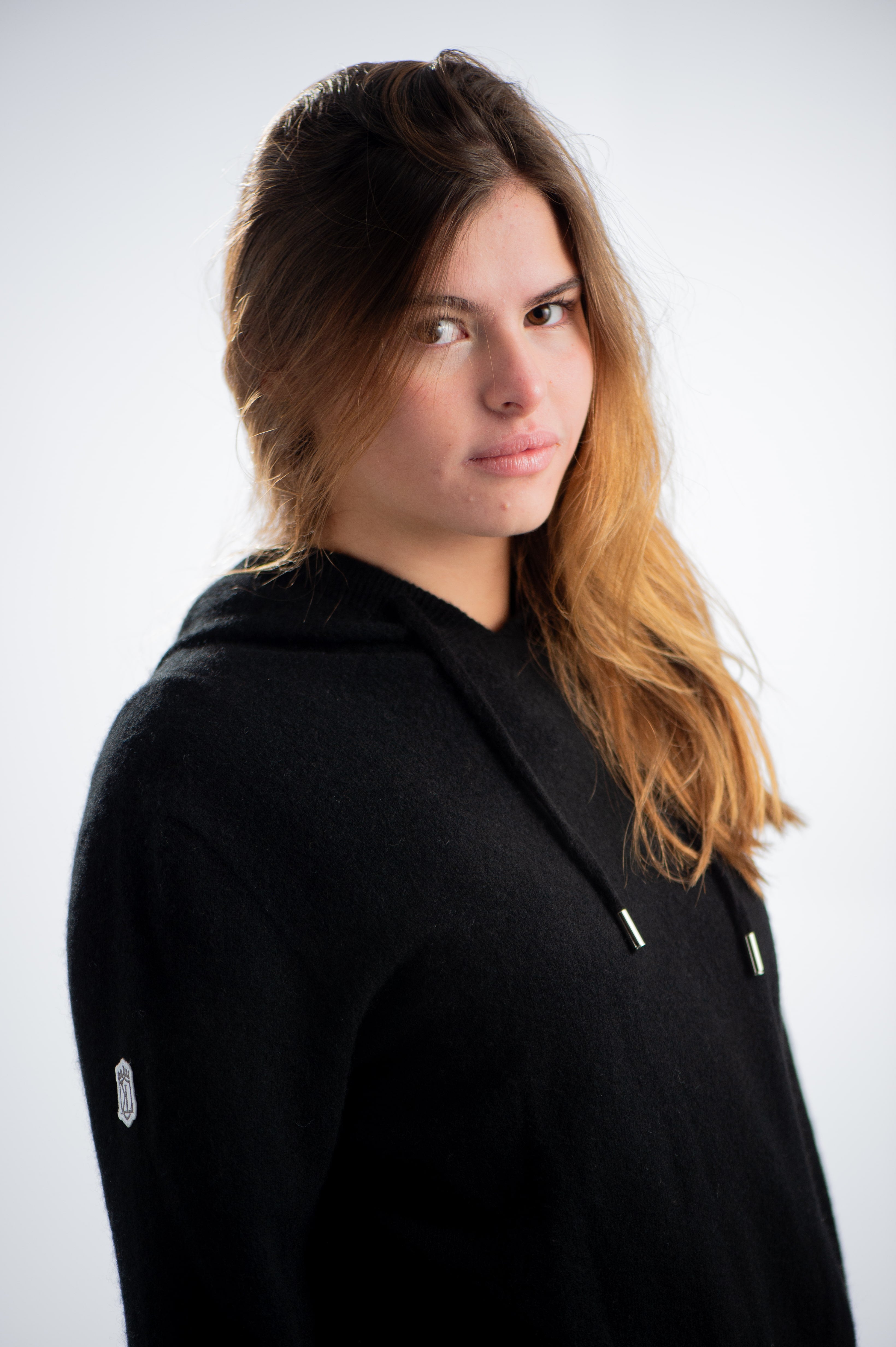 HOODIE NEGRA CASHMERE