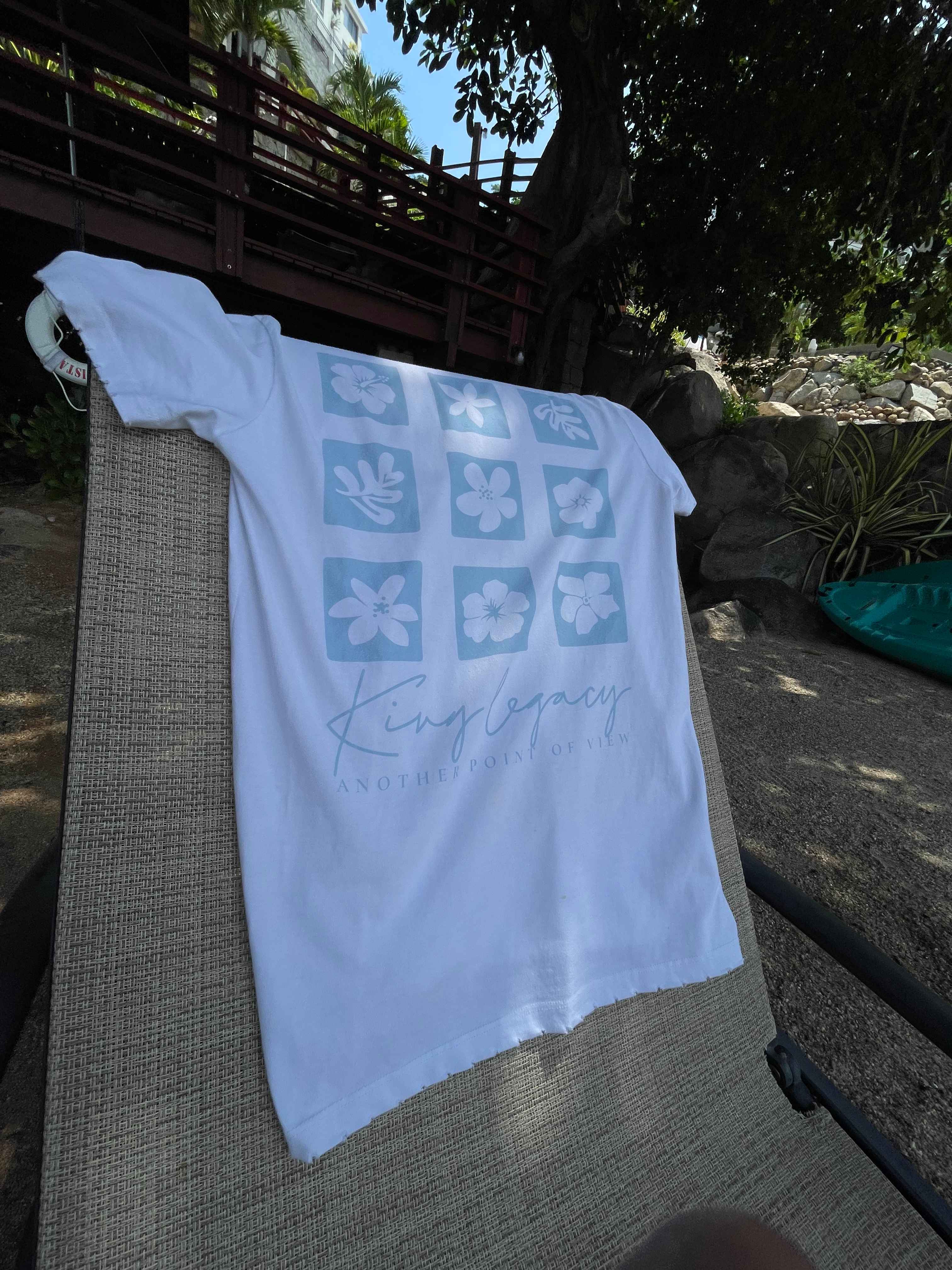 PLAYERA BLOOM