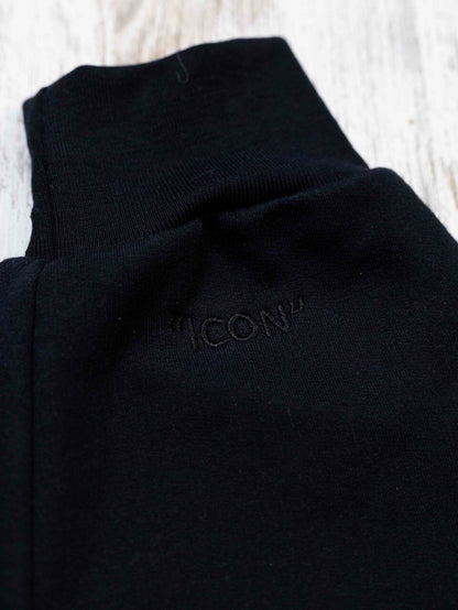 HOODIE NEGRA DIFFERENT